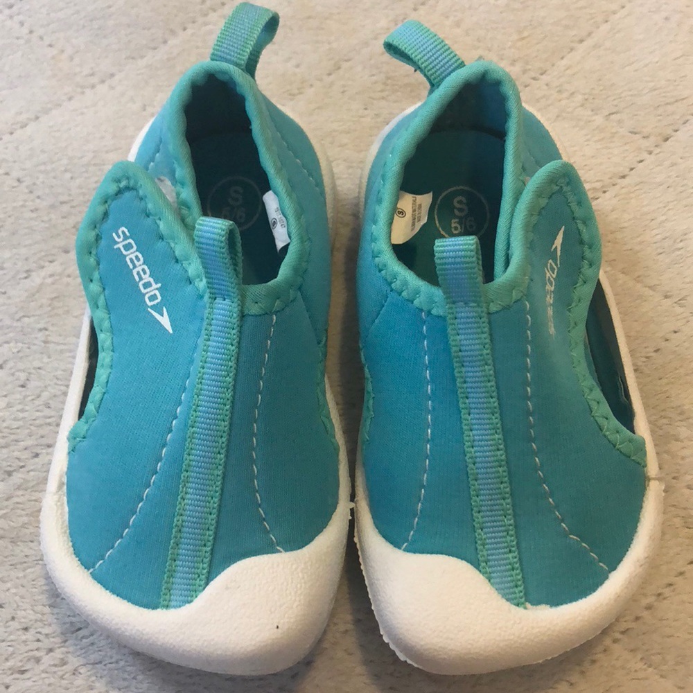 Speedo water shoes